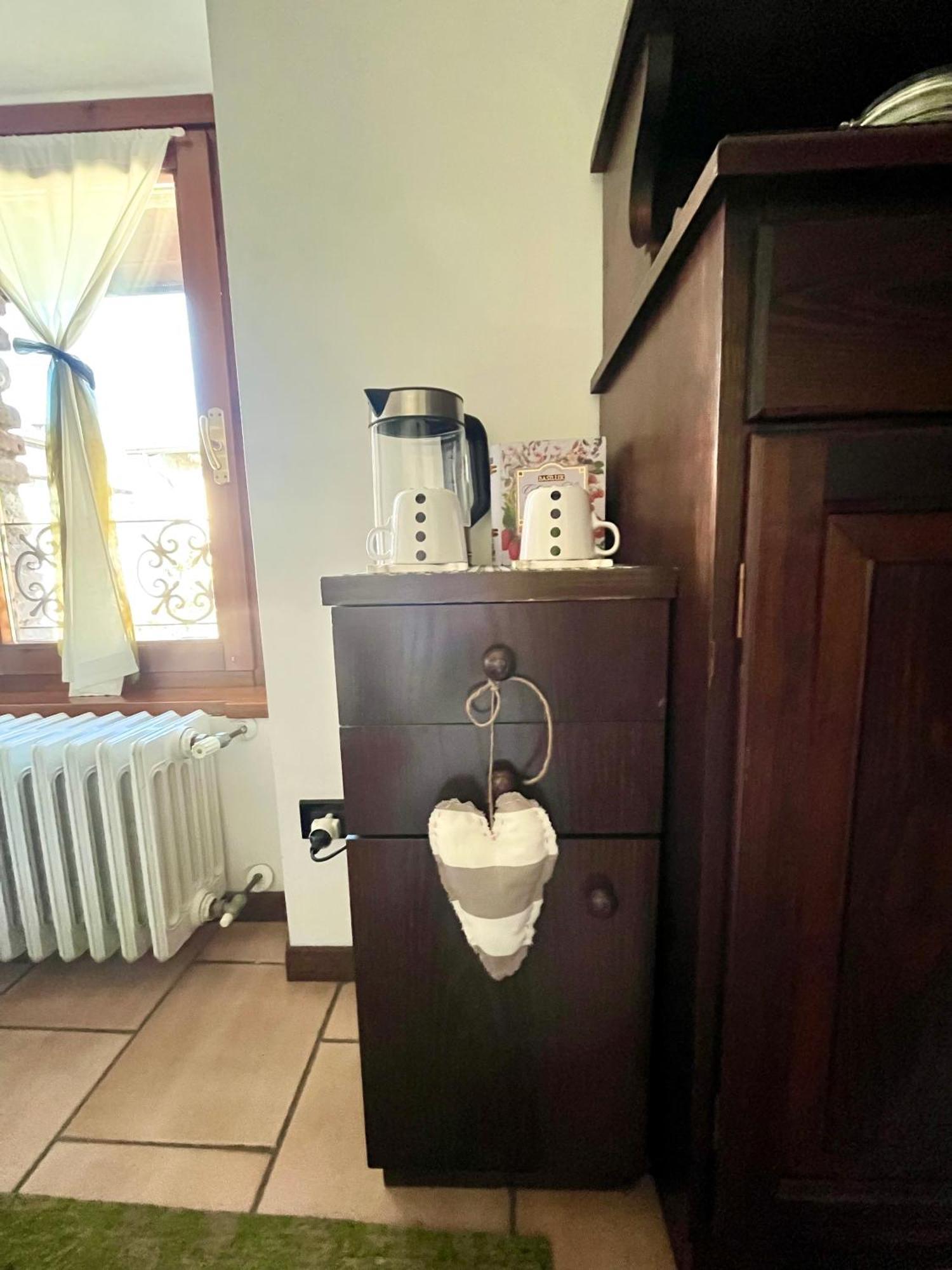 Porto Valentino Apartment Sirmione Eksteriør billede