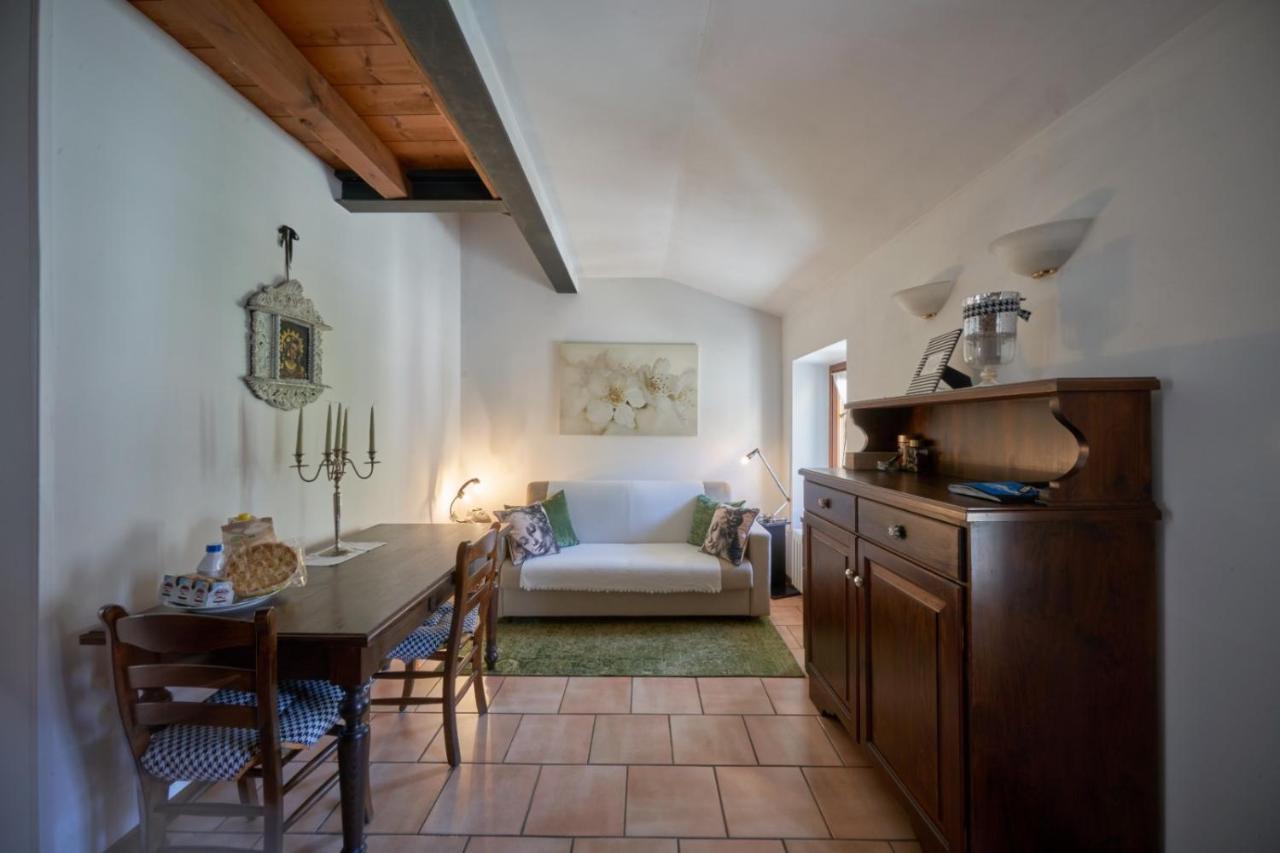 Porto Valentino Apartment Sirmione Eksteriør billede