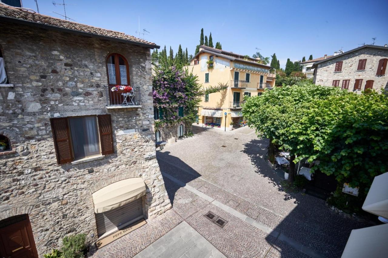 Porto Valentino Apartment Sirmione Eksteriør billede