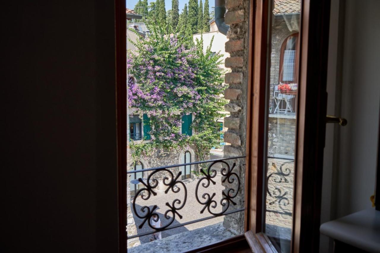 Porto Valentino Apartment Sirmione Eksteriør billede
