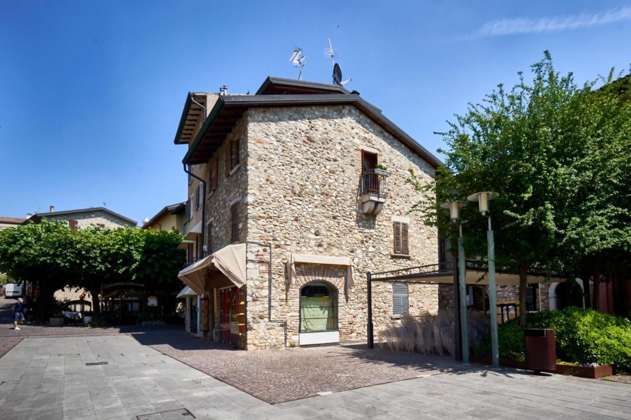 Porto Valentino Apartment Sirmione Eksteriør billede