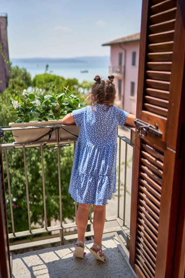 Porto Valentino Apartment Sirmione Eksteriør billede